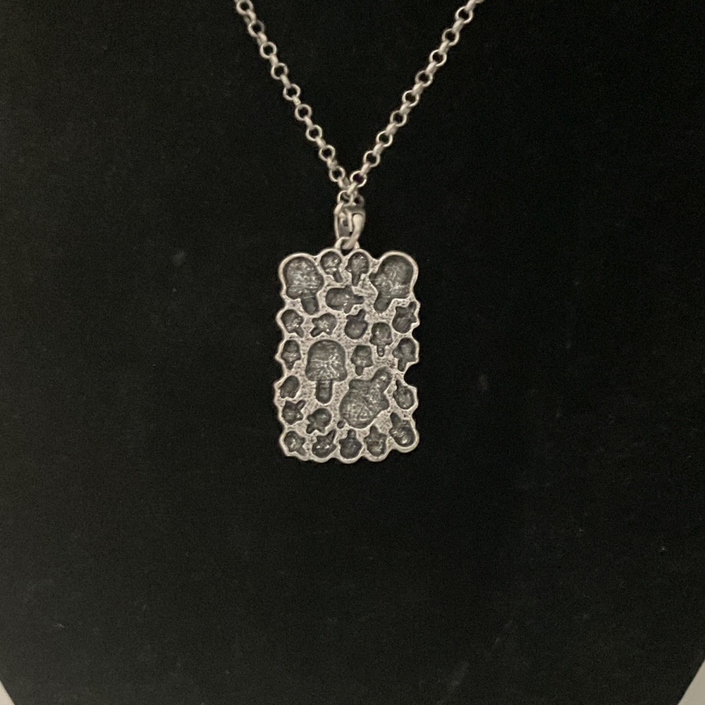 Solid Silver Chain,& Skulls With Crystal Eyes Pen… - image 3